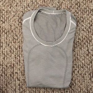 Long sleeve lulu lemon shirt